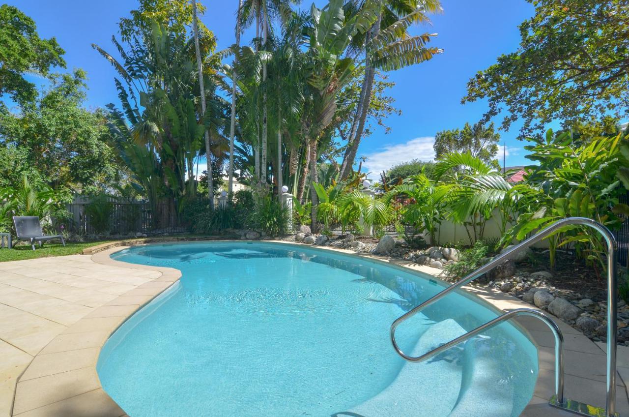Seascape Holidays - Tropical Reef Apartments Порт Дуглас Экстерьер фото